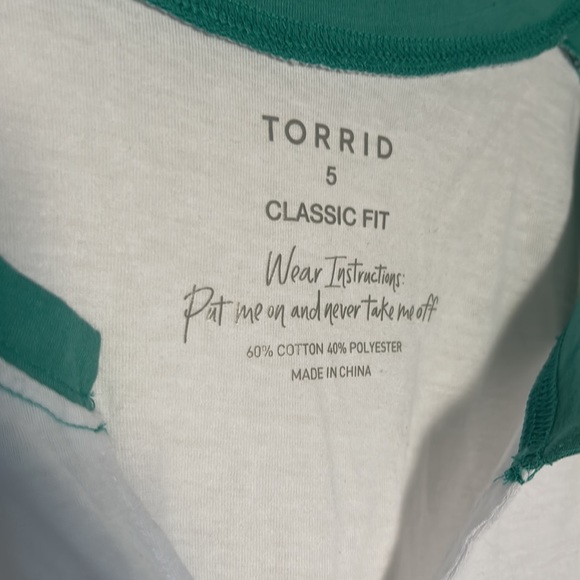 🎈3/$25🎈NWT TORRID Raglan T-shirt Classic Fit - Picture 8 of 9